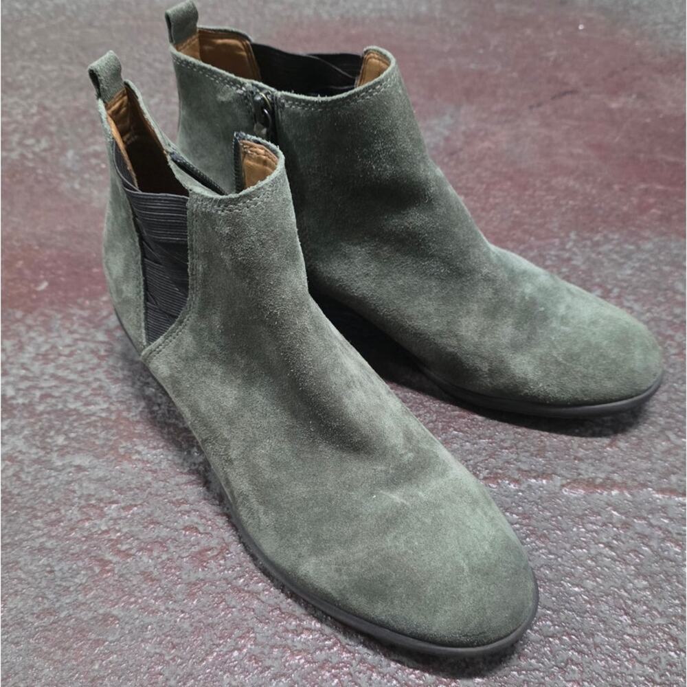 Comfortiva Boots Womens 10 M Questa Side Zip Ankle Bootie Green Suede Elastic